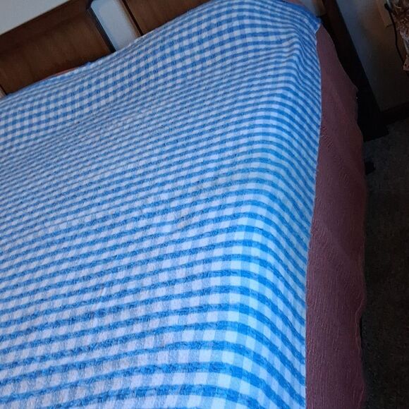 Vintage Blue and White Checkered Full Size Lightweight Blanket. - Picture 3 of 10